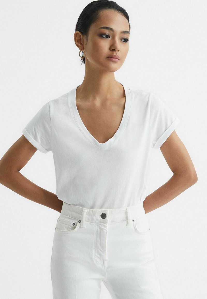 Reiss REGULAR FIT - LUANA V-NECK - Navadna majica - white