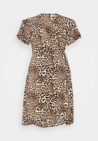 Vero Moda Curve VMCSAKI WRAP DRESS  - Päevakleit - sandshell betty