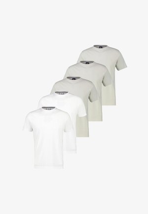 Fem ensfarvede crewneck-t-shirts arrangeret på en diagonal linje, med to hvide skjorter foran og tre lysegrå skjorter bagved.