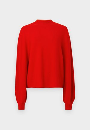 Pulover roșu tricotat cu guler înalt, umeri căzuți și mâneci lungi, având o textură netedă și croială scurtă.