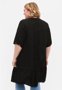 Zizzi STRIPED WITH RIBBONS - Marškininė suknelė - black