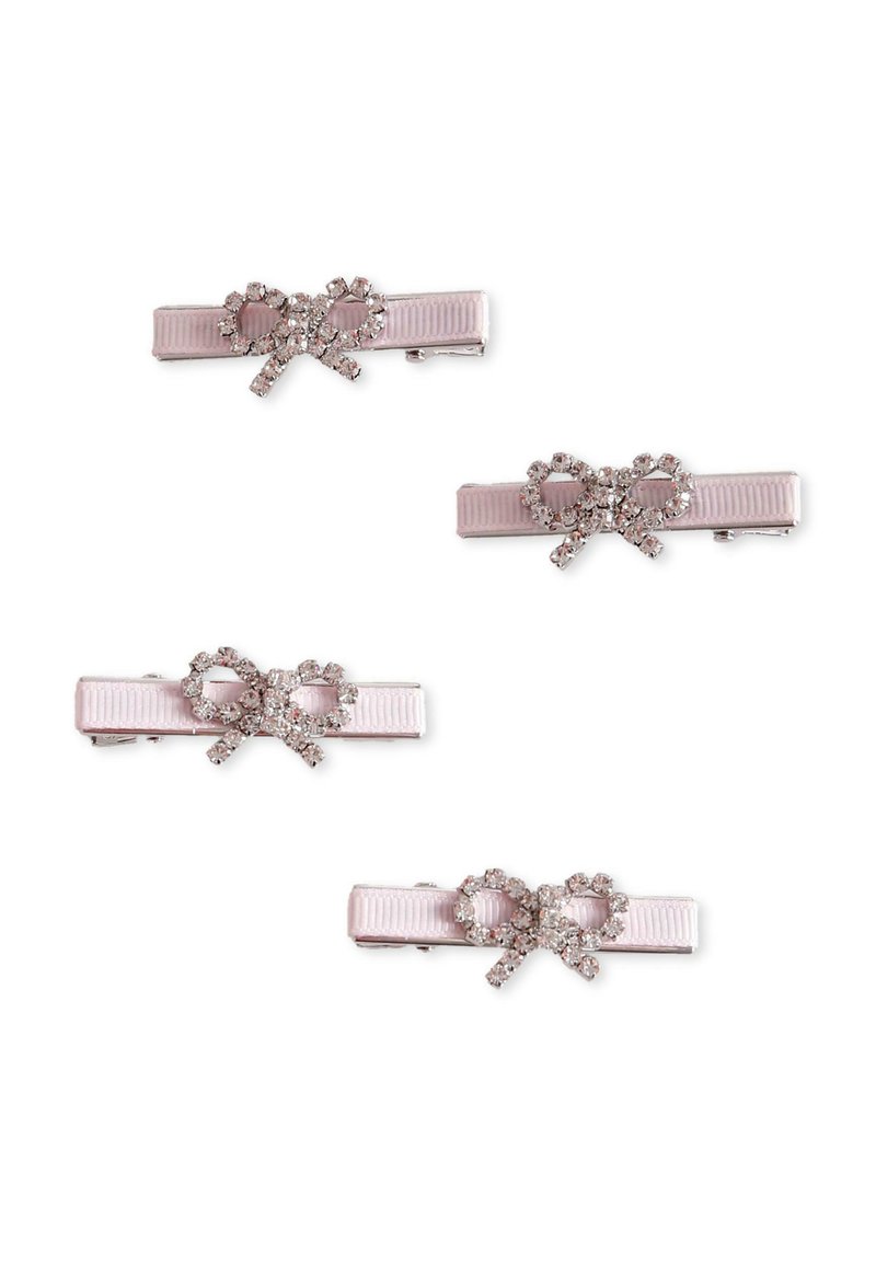 Set di quattro fermagli per capelli in raso rosa chiaro con dettagli di fiocchi gioiello, caratterizzati da una forma rettangolare elegante e superficie testurizzata.