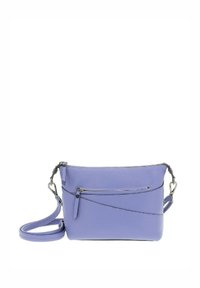 Borsa a tracolla viola in pelle con una superficie liscia, dotata di un compartimento principale, una tasca anteriore con zip e una lunga tracolla regolabile.