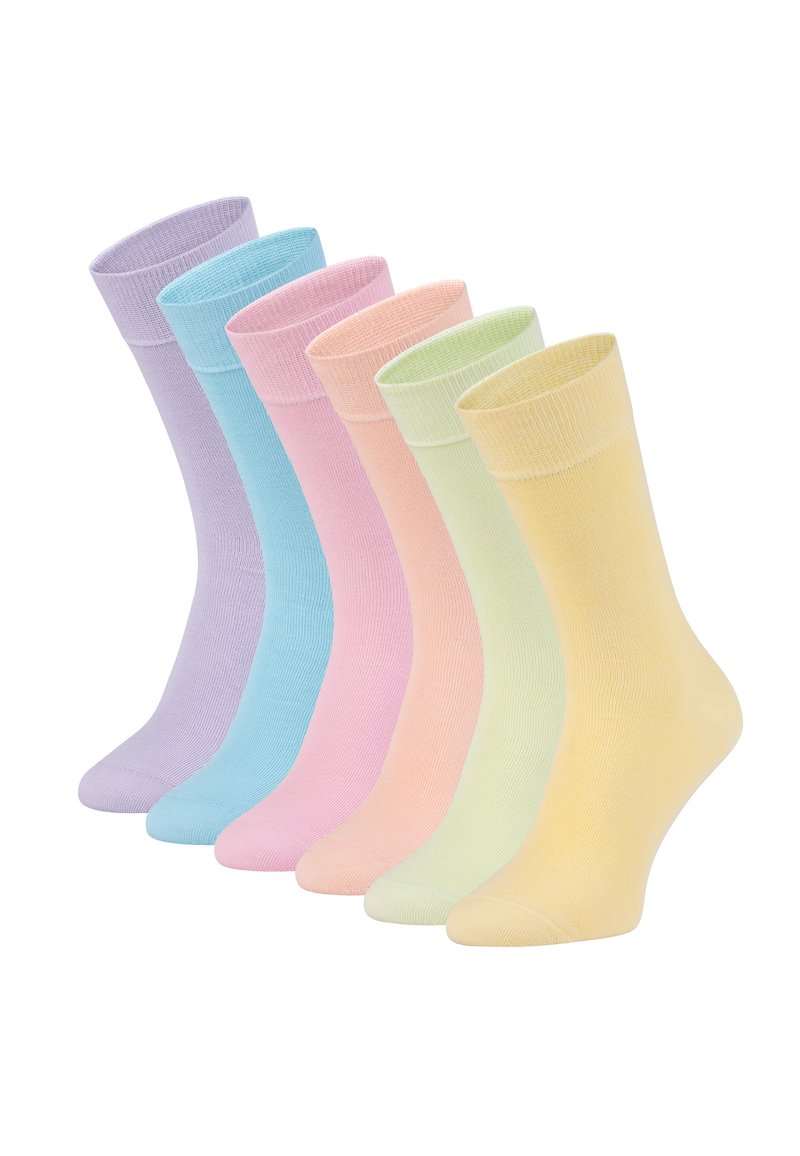 Zestaw sześciu skarpet w pastelowych kolorach: lawendowy, jasnoniebieski, różowy, jasnozielony, żółty. Żebrowana tekstura, długość do połowy łydki, gładki materiał.