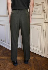 Next REGULAR FIT  - Öltönynadrág - green