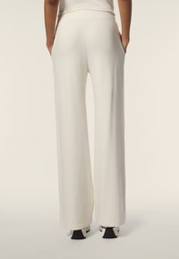 Freddy GAMBA LARGA  - Pantalones - white sand