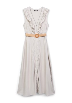 Robe sans manches gris clair avec un col à volants, des boutons sur le devant et un tissu texturé. Livrée avec une ceinture tissée beige dotée d'une boucle ronde.