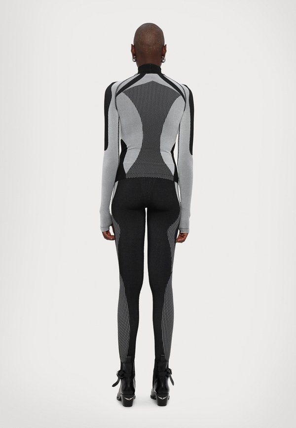 PERFORMA LONG SLEEVE   - Long sleeved top2
