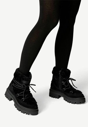 Tamaris, Snørestøvletter - black