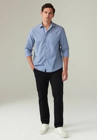 Next STRIPE REGULAR FIT - Vapaa-ajan kauluspaita - blue white
