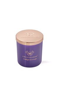 Fioletowy szklany słoik na świeczkę z złotą pokrywką, wytłoczonym logo i napisem "CRYSTALLOVE". Zapach: ametyst i lawenda. Gładka tekstura.