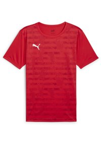 Camiseta atlética roja de mangas cortas con un diseño texturizado y logo blanco. Fabricada en material sintético, cuenta con un cuello redondo y una textura suave.