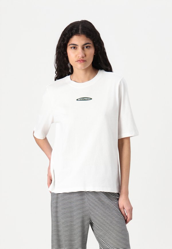 ONLPHOEBE FRESH BOX - Print T-shirt - cloud dancer4