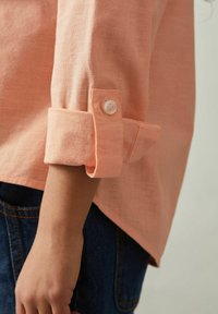 Reiss REISS LEORA LINEN ROLL-CUFF SHIRT - Button-down blouse - peach