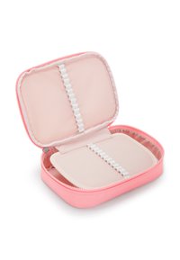 Růžový látkový zipový obal s měkkým vnitřkem. Obsahuje elastické pásky pro bezpečné držení předmětů a hladkou texturu po celé ploše.