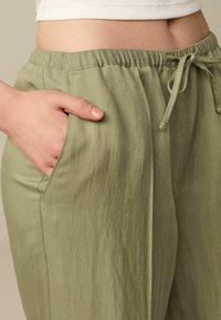 Next DRAWSTRING TALL  - Nadrágok - khaki green