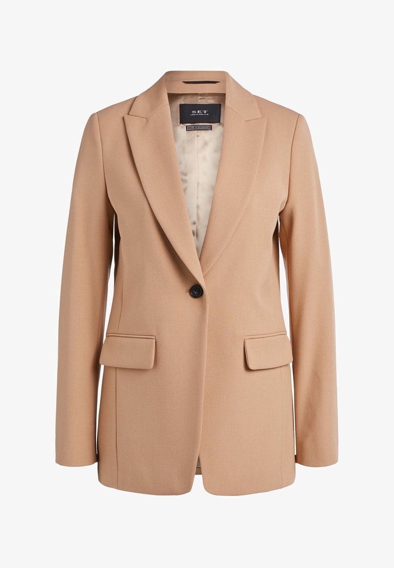 Blazer beige à un bouton avec deux poches avant à rabat, revers crantés et doublure intérieure lisse.