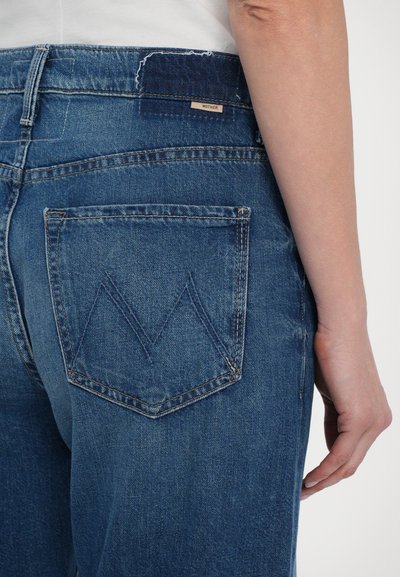 Mother THE DODGER ANKLE - Široke kavbojke - dark blue denim