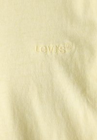 Levi's® VINTAGE - Pamata T-krekls - yellow