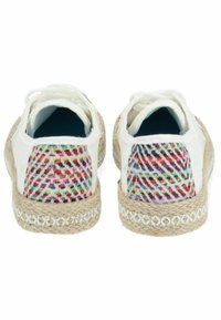 Thumbnail Image 5