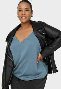 ONLY Carmakoma DEBBIE SINGLET jasnoniebieski