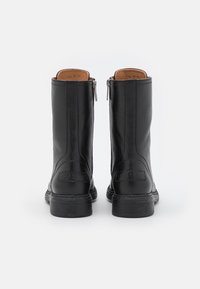 Shabbies Amsterdam Stivaletti stringati - black