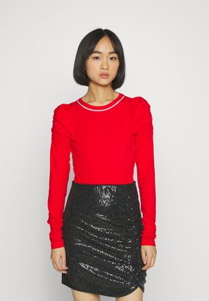 ONLY Petite ONLZALA BODYSTOCKING PUFF - Μπλούζα με μακριά μανίκια - high risk red