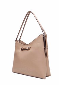 Borsa a spalla in pelle beige con una forma strutturata, dotata di un accento color oro e una tracolla regolabile. Texture liscia, design minimalista.