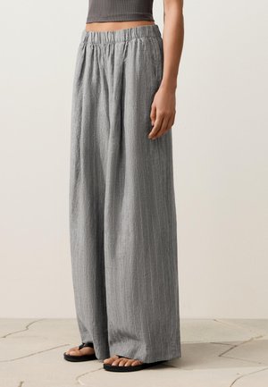 OYSHO, WIDE-LEG TROUSERS - Nohavice - grey