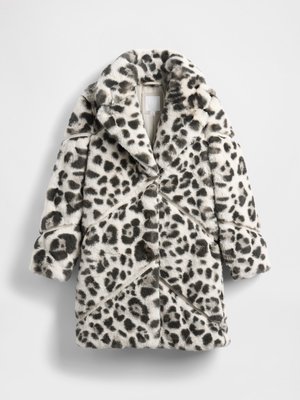 Casaco de pele sintética com padrão de leopardo, apresentando um design de duplo peito, lapelas largas e costuras diagonais em tons de preto e creme.