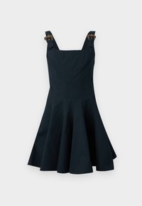 Μαύρο αμάνικο φόρεμα με φουσκωτή φούστα και διακοσμητικές χρυσές αγκράφες σε φαρδιές τιράντες, που παρουσιάζεται σε λευκό φόντο.