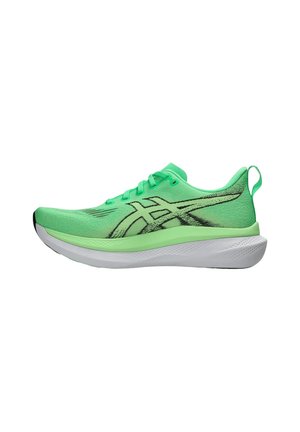 Scarpa da corsa verde chiaro con logo nero, design con lacci e suola bianca spessa con motivo antiscivolo.