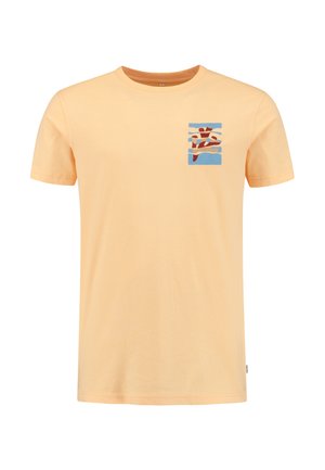 Oranje T-shirt met korte mouwen, gemaakt van katoen, met een meerkleurig abstract ontwerp op de linkerborst. Ronde hals.