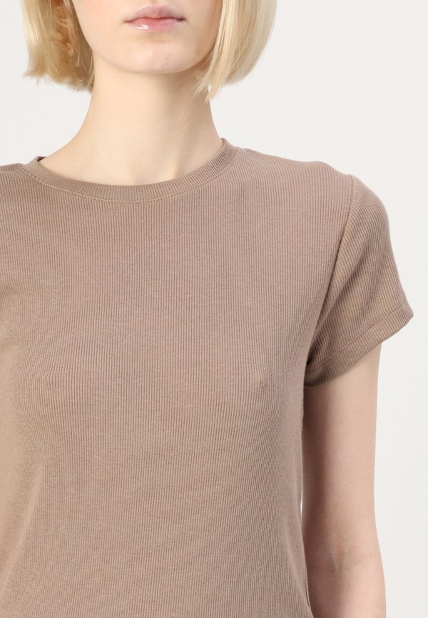 Basic T-shirt - mountain trail4