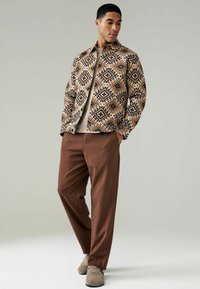 Next AZTEC STYLE TAPESTRY - REGULAR FIT - Veste légère - ecru red