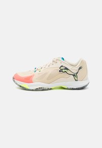 Puma VANTAGE NITRO - Scarpe da pallamano - alpine snow/fast yellow