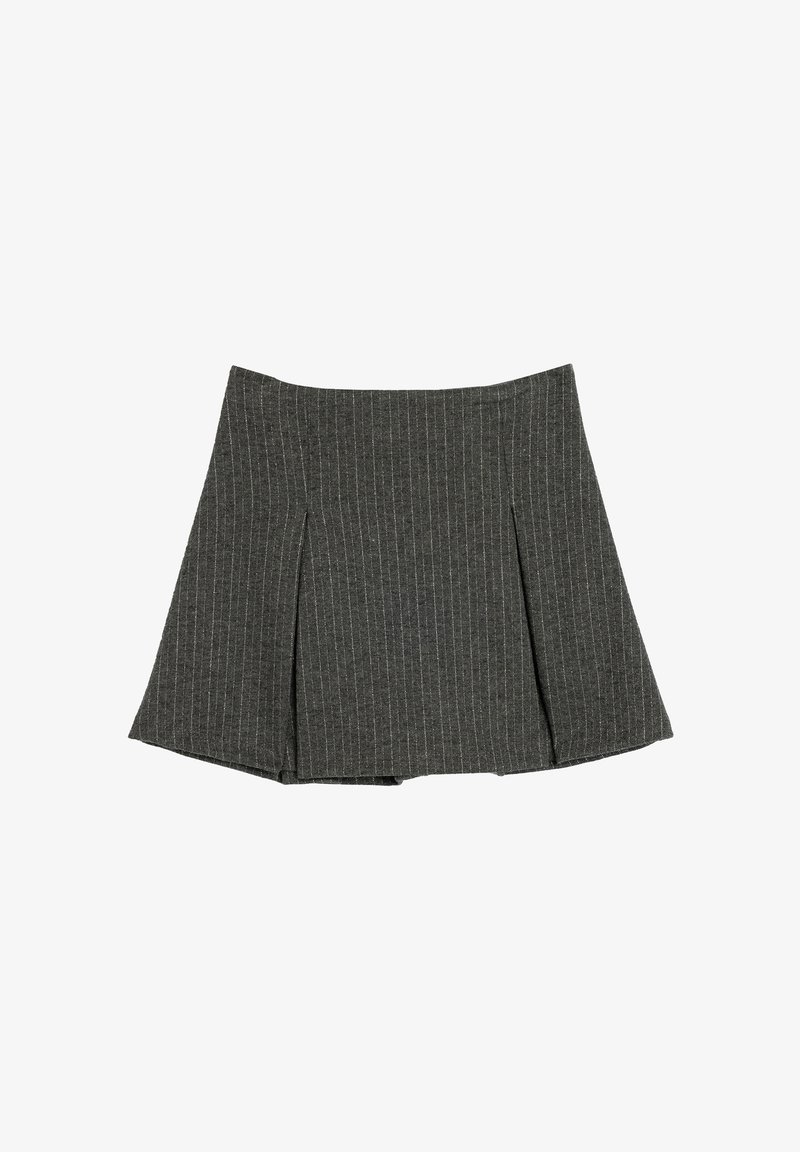 Grijze skaterrok van getextureerde stof met witte streepjes. Heeft een aansluitende tailleband en een geplooid ontwerp, wat zorgt voor een uitlopende vorm.