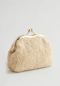 Next COIN - Clutches - neutral