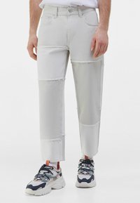 Bershka Jeans straight leg - nude