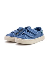 Modri platneni copati za slip-on z dvema ježkom, bele gumijaste podplate in šivi ob robu. Logotip viden ob strani.