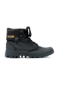 Bocanci negri până la gleznă, dintr-un material durabil, cu talpă din cauciuc, având un design cu șireturi, guler căptușit și un mic patch cu logo pe lateral.