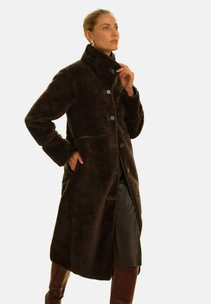 Klasický kabát - chocolate brown