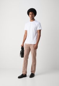 Lindbergh PANTS - Pantaloni - burnt clay