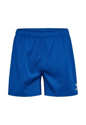 Niebieskie spodenki sportowe z elastycznym pasem i małym białym logo na dolnej prawej nogawce, prezentowane na białym tle.