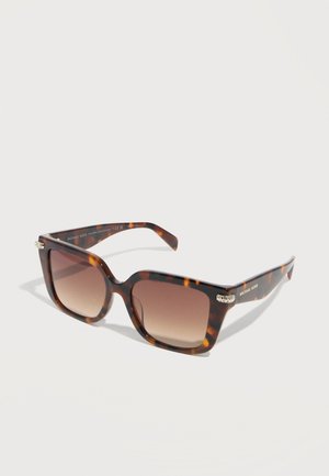 Vierkante zonnebril in schildpaddessin met gradient bruine glazen en klein decoratief embleem op de pootjes, van het merk Michael Kors.