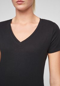 QS T-shirt basic - black
