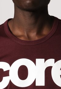 Jack & Jones Camiseta estampada - bordeaux