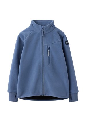 Veste polaire bleue avec fermeture éclair intégrale à l'avant, poche poitrine zippée, poignets côtelés et petit patch logo sur la manche gauche.