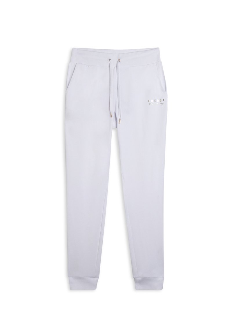 Pantalones de chándal gris claro hechos de tejido suave, con una cintura elástica ajustable, bolsillos laterales y un pequeño logotipo en el muslo izquierdo.