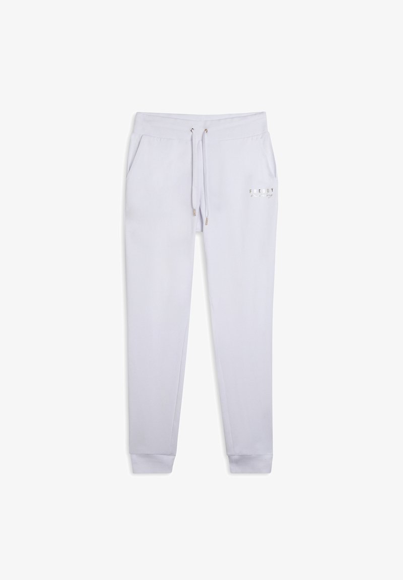 Pantalones de chándal gris claro hechos de tejido suave, con una cintura elástica ajustable, bolsillos laterales y un pequeño logotipo en el muslo izquierdo.